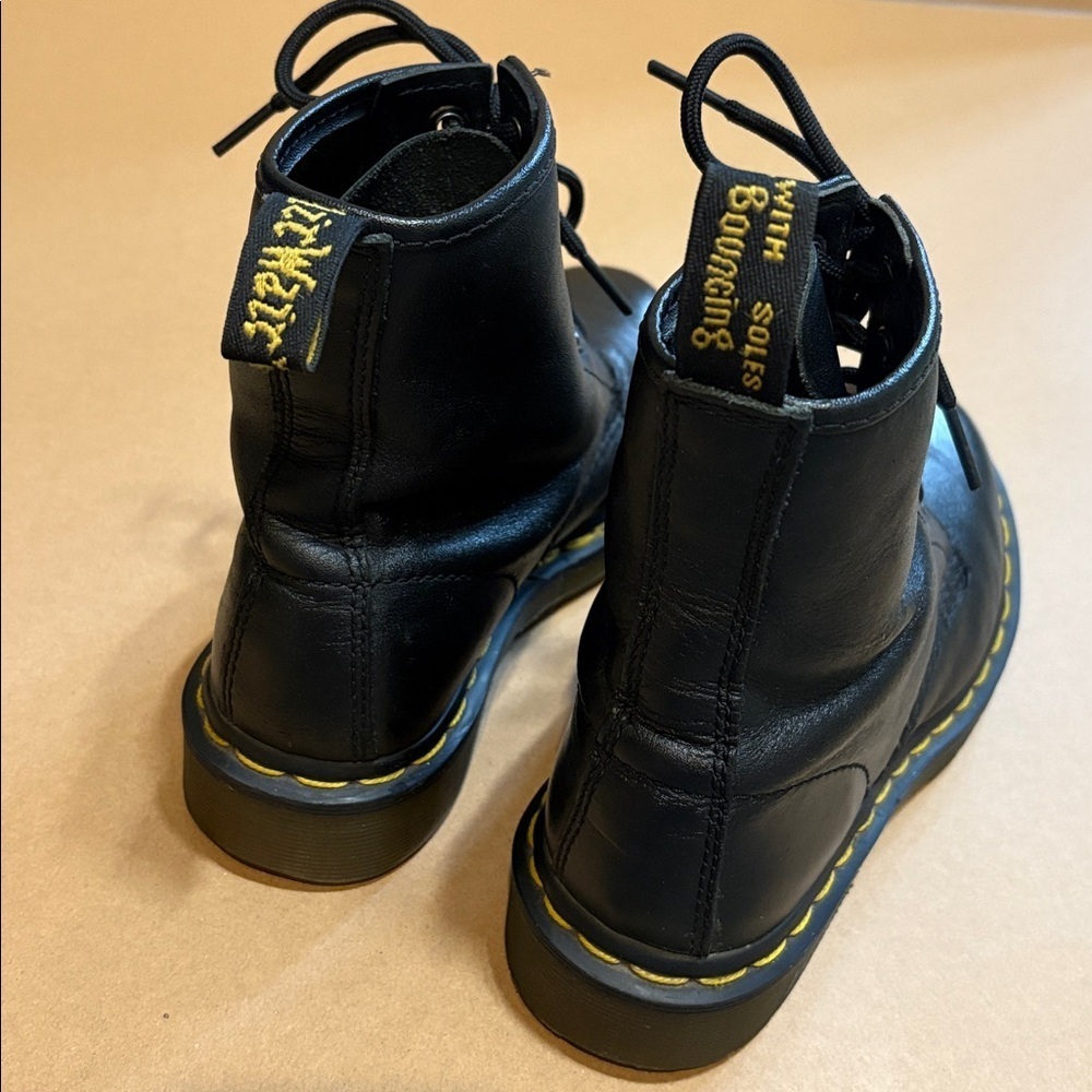 Dr. Martens 1460 women’s boots - Picture 5 of 5